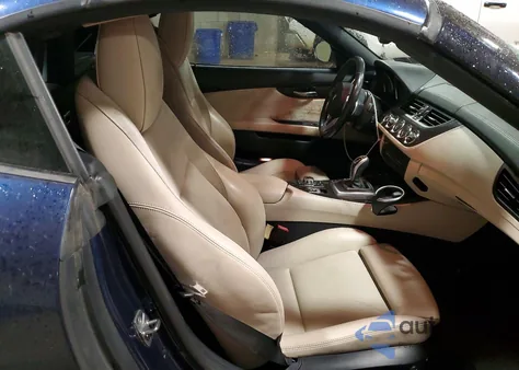 2011 BMW Z4 Sdrive35I z USA, uszkodzony, nr VIN WBALM7C52BE383136